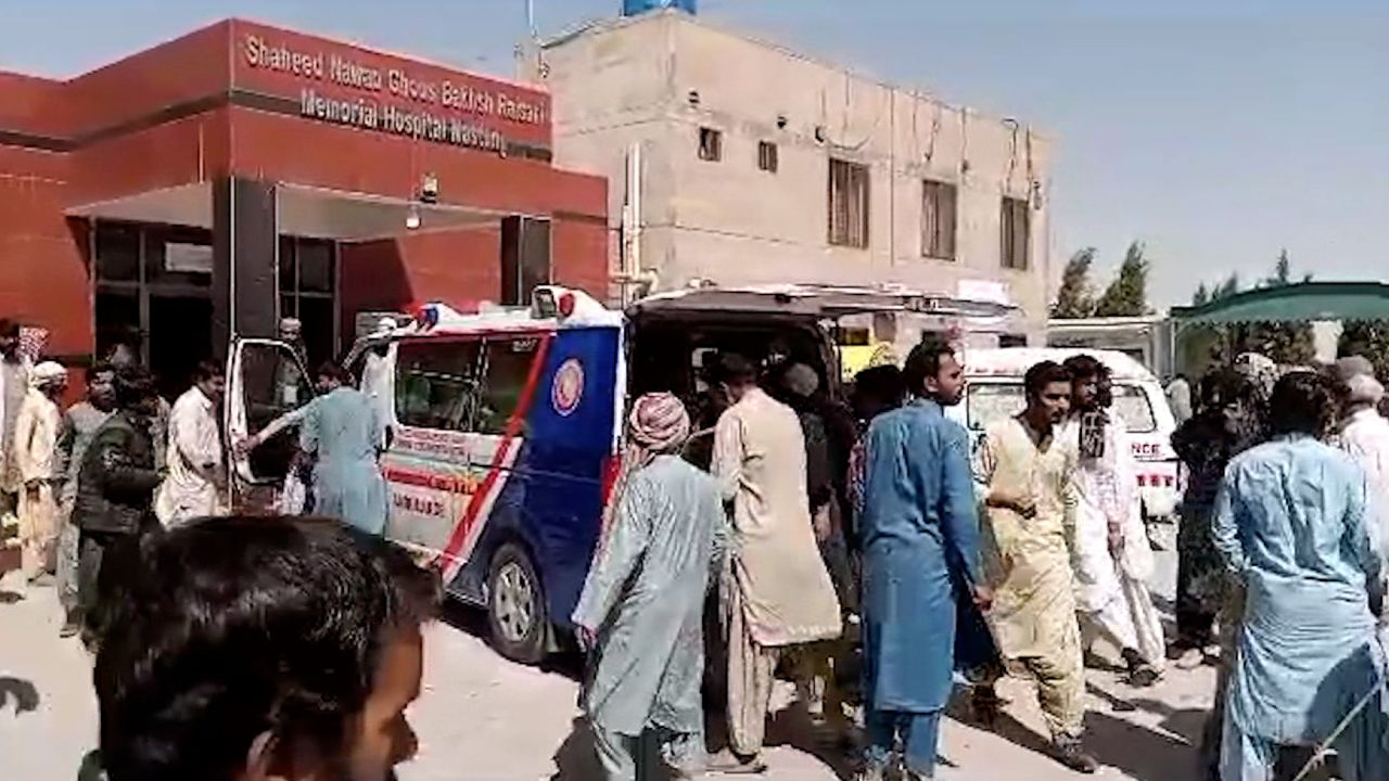 پاکستان کے بلوچستان میں خودکش دھماکہ، زائد از 52 افراد ہلاک اور درجنوں زخمی